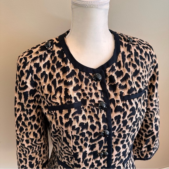 East 5th Animal Print Blazer Button Front Size Medium - Picture 7 of 9